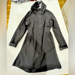 Lululemon rain rebel jacket size 12